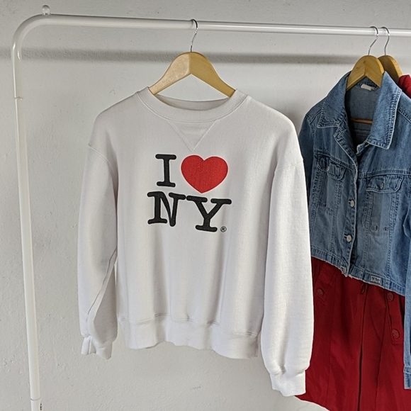 Official Licensed I ❤️ NY Crewneck Sweater White - Picture 1 of 6